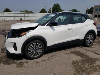  Salvage Nissan Kicks