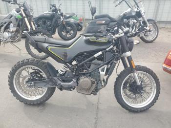  Salvage Husqvarna Svartpilen