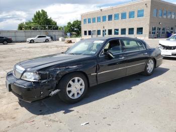  Salvage Lincoln Towncar