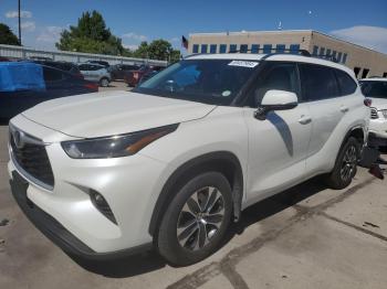  Salvage Toyota Highlander