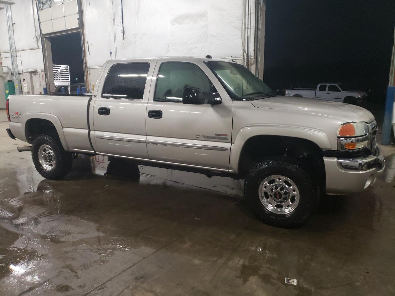 GMC Sierra K2500 Heavy Duty Image 2