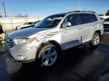  Salvage Toyota Highlander