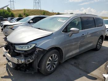  Salvage Chrysler Pacifica