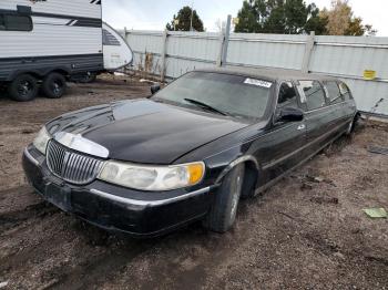  Salvage Lincoln Towncar