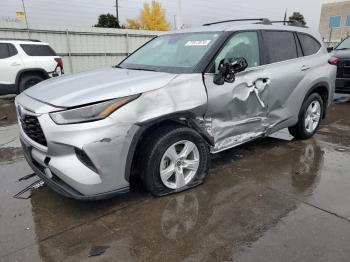  Salvage Toyota Highlander