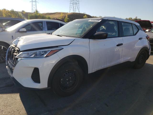  Salvage Nissan Kicks