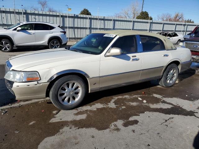  Salvage Lincoln Towncar