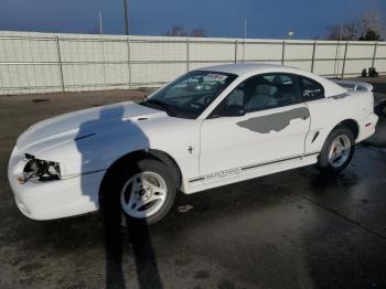  Salvage Ford Mustang