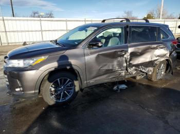  Salvage Toyota Highlander