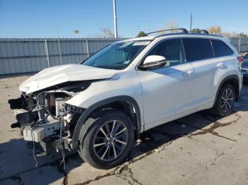  Salvage Toyota Highlander