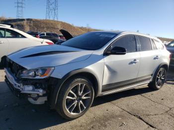  Salvage Volvo V60