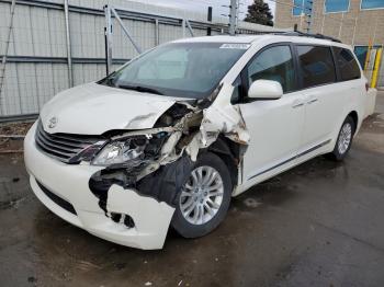  Salvage Toyota Sienna