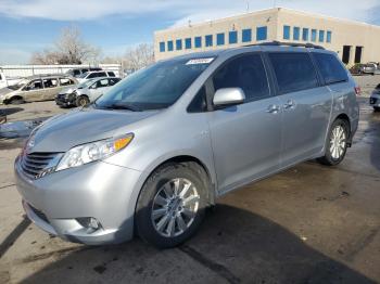  Salvage Toyota Sienna