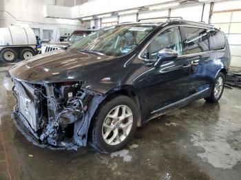  Salvage Chrysler Pacifica