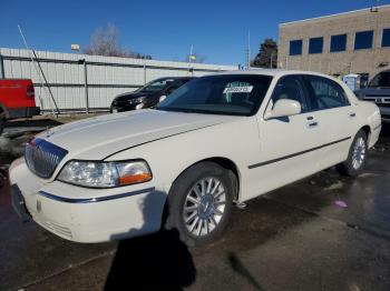  Salvage Lincoln Towncar