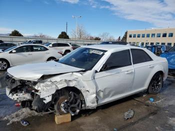  Salvage Chrysler 300