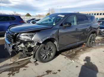  Salvage Nissan Pathfinder