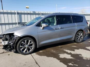  Salvage Chrysler Pacifica