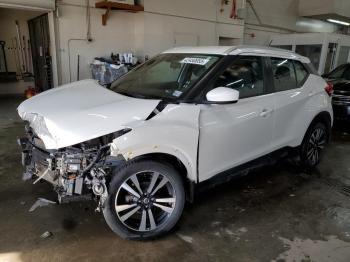  Salvage Nissan Kicks