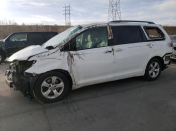  Salvage Toyota Sienna