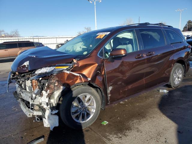  Salvage Toyota Sienna