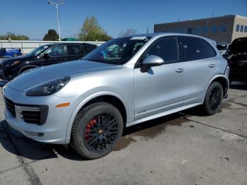  Salvage Porsche Cayenne