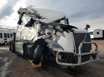  Salvage Volvo Vn