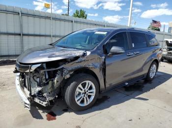  Salvage Toyota Sienna