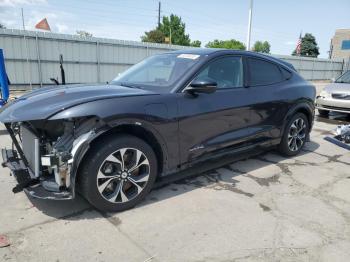  Salvage Ford Mustang
