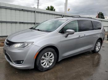  Salvage Chrysler Pacifica