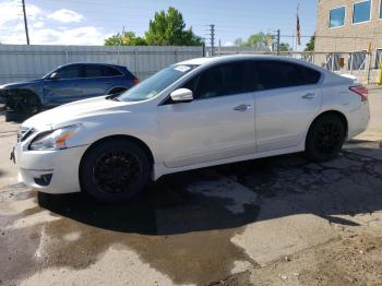  Salvage Nissan Altima