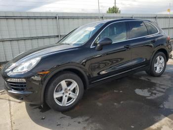  Salvage Porsche Cayenne