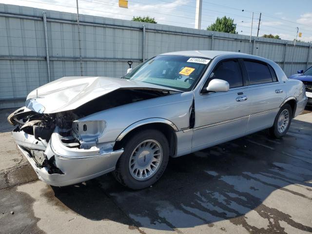  Salvage Lincoln Towncar
