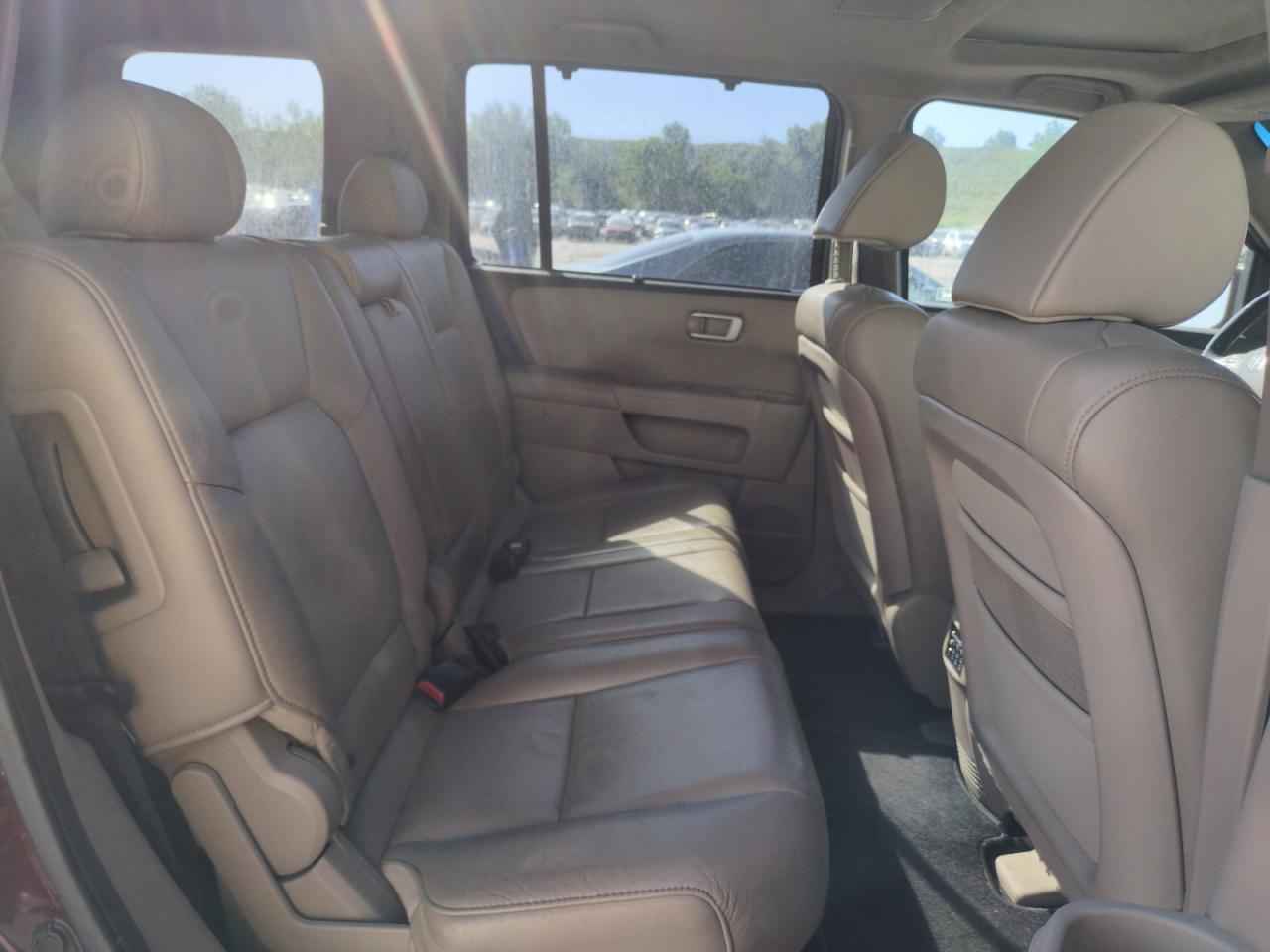 Honda Pilot Touring Image 12