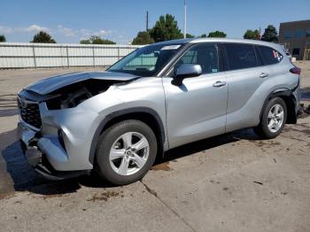 Salvage Toyota Highlander