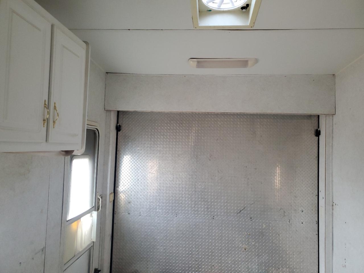 Victory Lane Camper Image 6