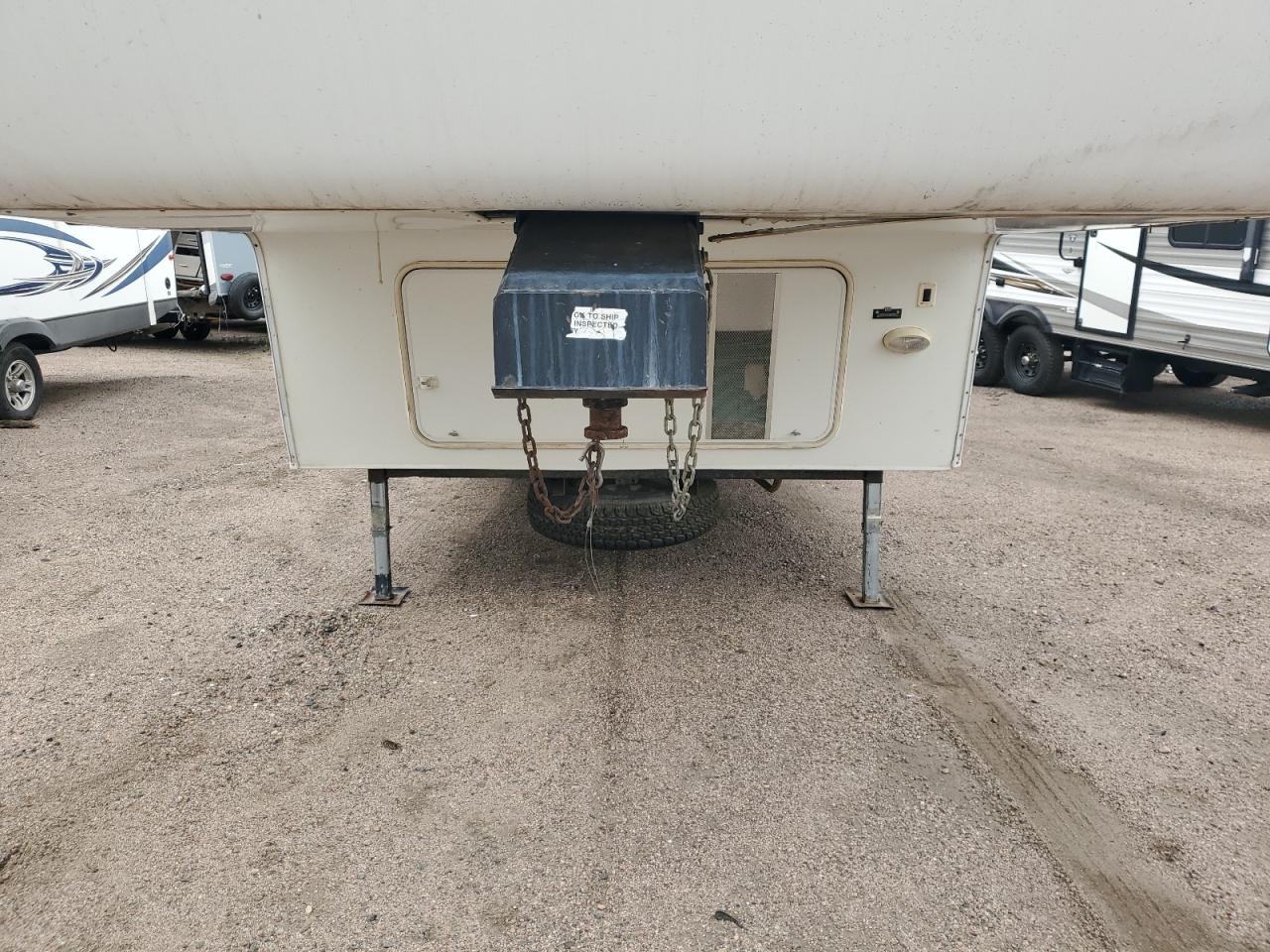 Victory Lane Camper Image 7