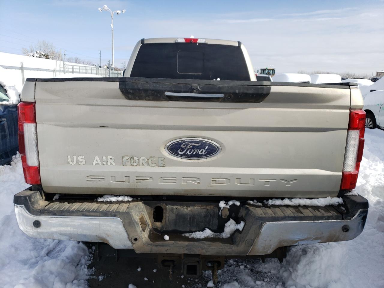 Ford F-350 Super Duty Image 4