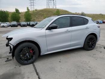  Salvage Alfa Romeo Stelvio