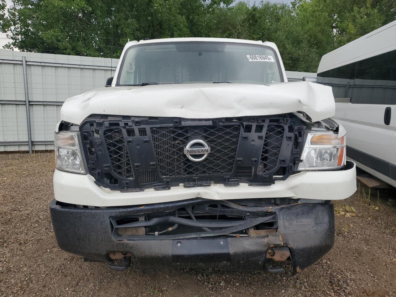 Nissan Nv 2500 S Image 13