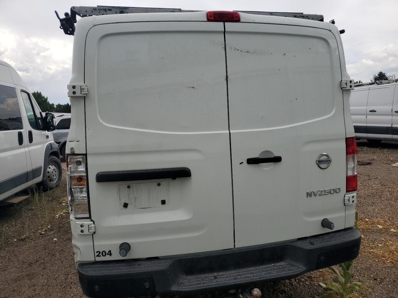 Nissan Nv 2500 S Image 12