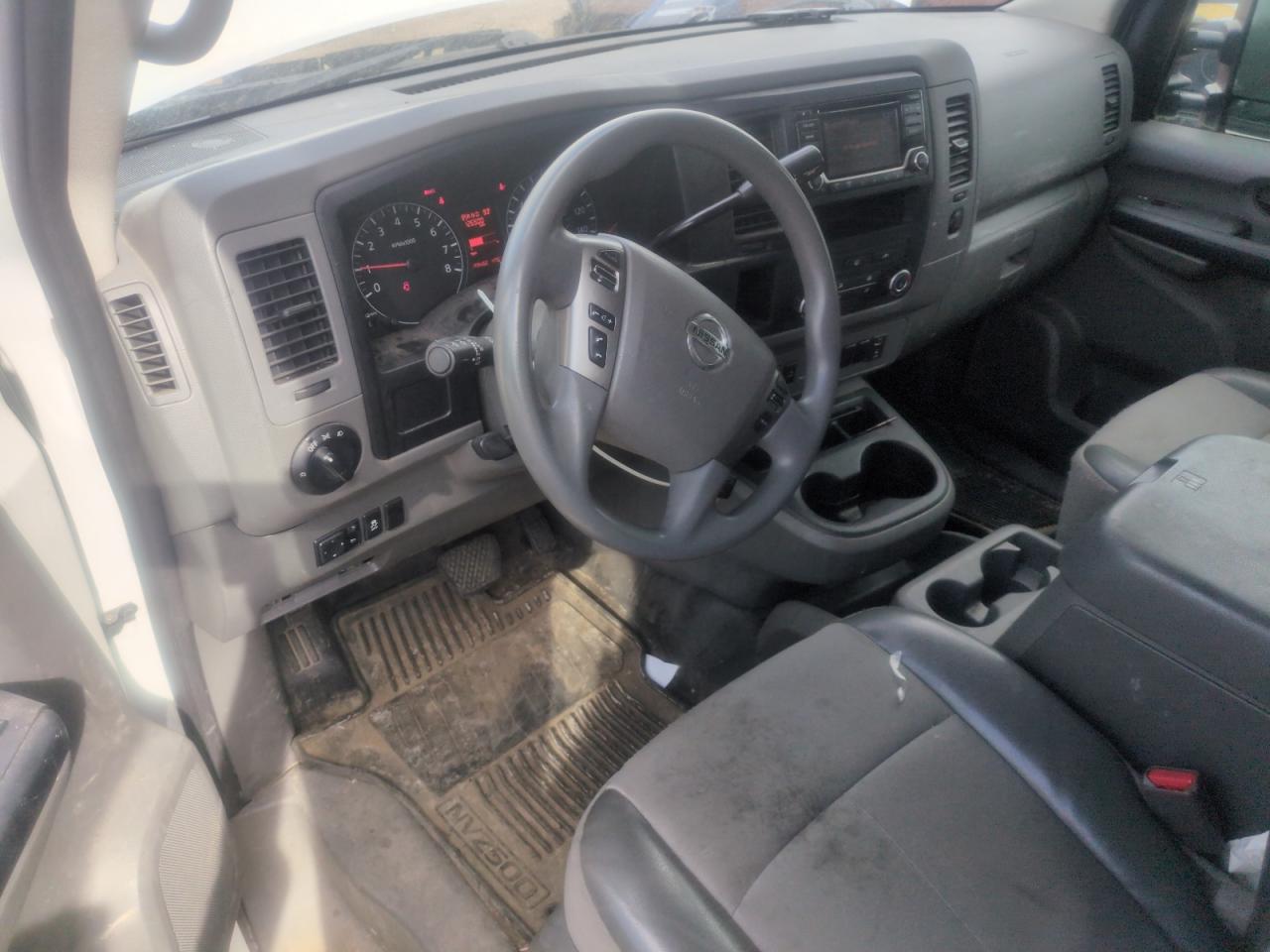 Nissan Nv 2500 S Image 9