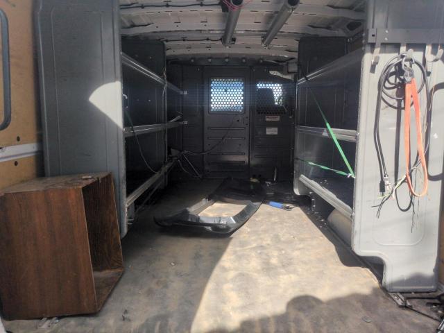 Nissan Nv 2500 S Image 8