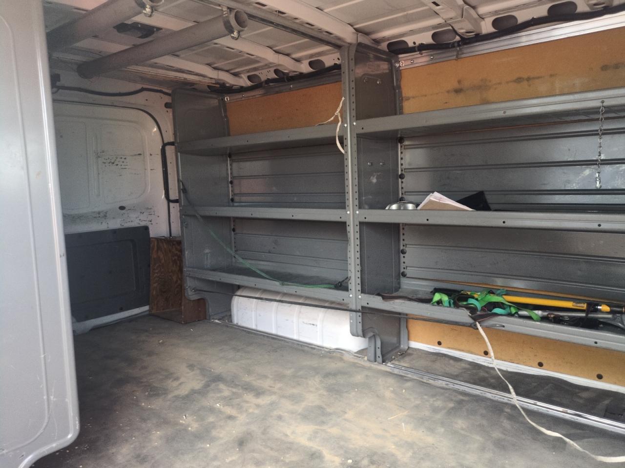 Nissan Nv 2500 S Image 6