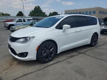  Salvage Chrysler Pacifica