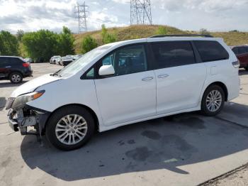  Salvage Toyota Sienna