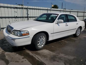  Salvage Lincoln Towncar