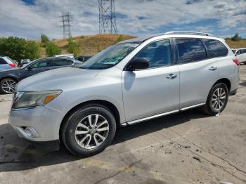  Salvage Nissan Pathfinder