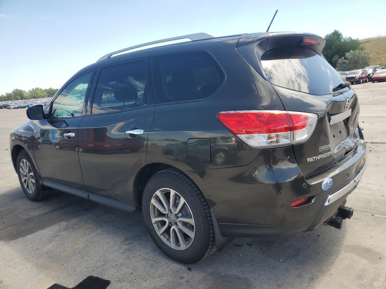 Nissan Pathfinder S Image 3