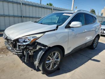  Salvage Hyundai TUCSON